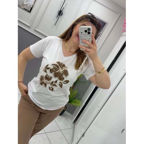 Çicek Desenli V Yaka Tşört - Zümra Butik - BEYAZ - L